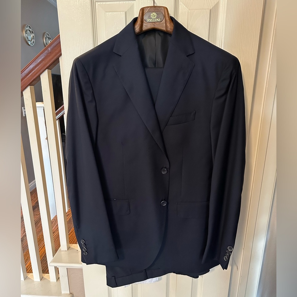 Fellini Two-Piece Men's blue Suit New with tags never worn